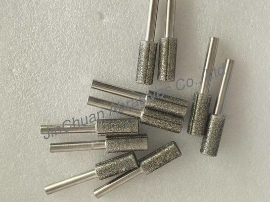 Points montés au diamant avec des fentes