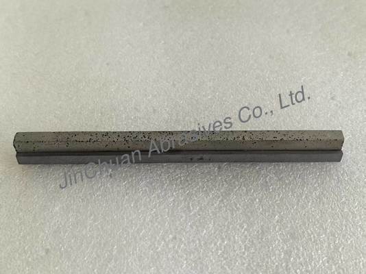 L'équipement de traitement est constitué d'une série de pièces de rechange.