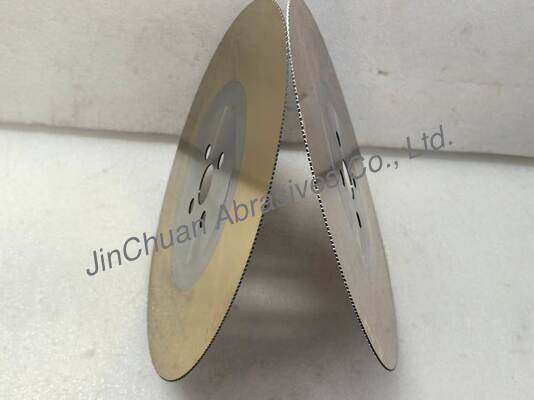 une lame de scie hss à 330 dents utilisée pour couper la bande d'étanchéité, diamètre 285 mm,